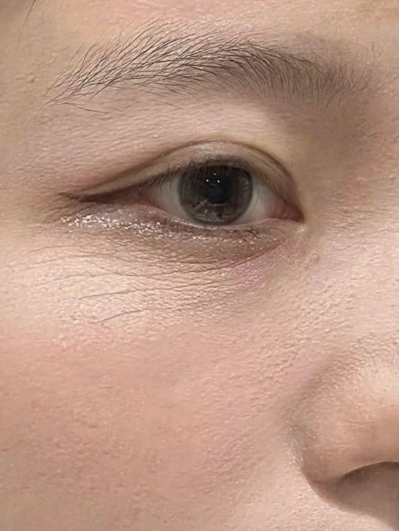 和紧致眼纹？五款热门抗皱眼霜大测评!AG旗舰厅入口眼霜哪个牌子的去眼袋(图5)