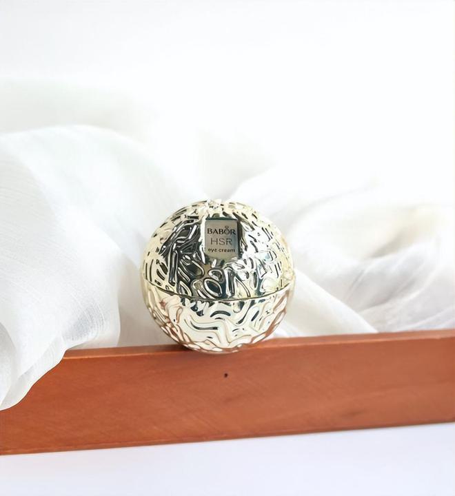 和紧致眼纹？五款热门抗皱眼霜大测评!AG旗舰厅入口眼霜哪个牌子的去眼袋(图8)